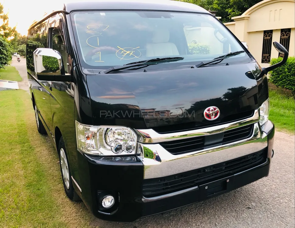 Toyota Hiace 2020 for Sale in Sialkot Image-1