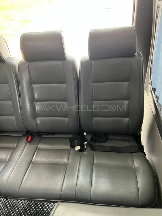 Toyota Hiace 2019 for Sale in Karachi Toyota Hiace 2019 for Sale in Karachi Image-10