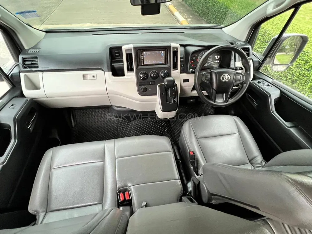 Toyota Hiace 2019 for Sale in Karachi Toyota Hiace 2019 for Sale in Karachi Image-16