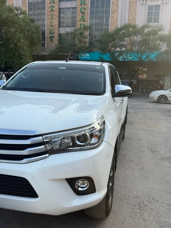 Toyota Hilux 2021 for Sale in Islamabad Image-1