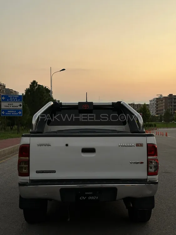 Toyota Hilux 2015 for Sale in Rawalpindi Toyota Hilux 2015 for Sale in Rawalpindi Image-6
