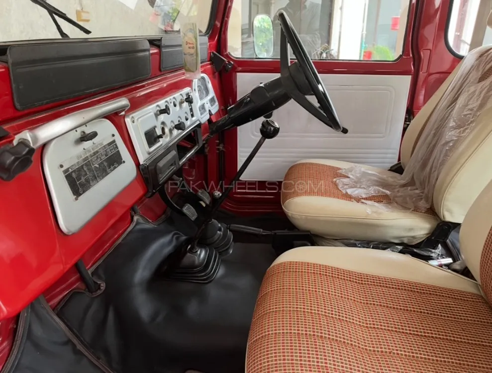 Toyota Land Cruiser 1984 for Sale in Mardan Toyota Land Cruiser 1984 for Sale in Mardan Image-5