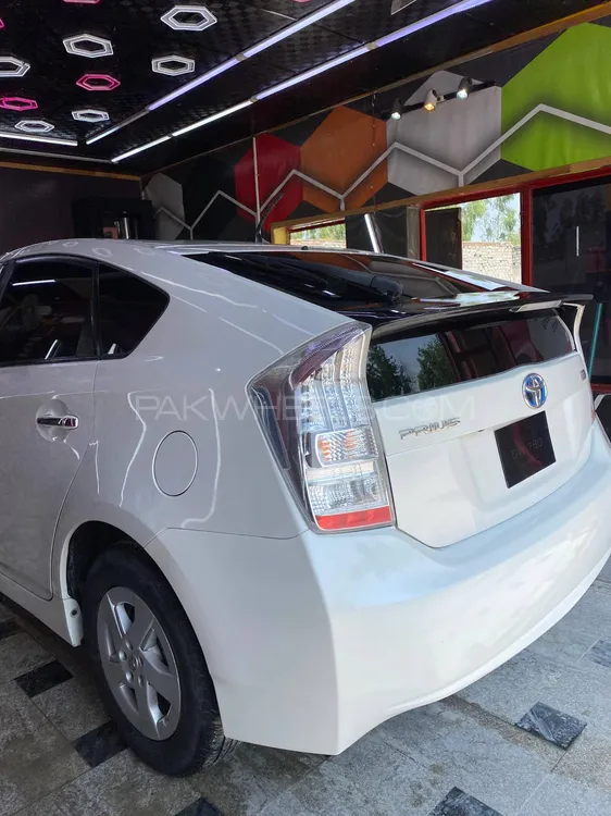 Toyota Prius 2011 for Sale in Mardan Image-1