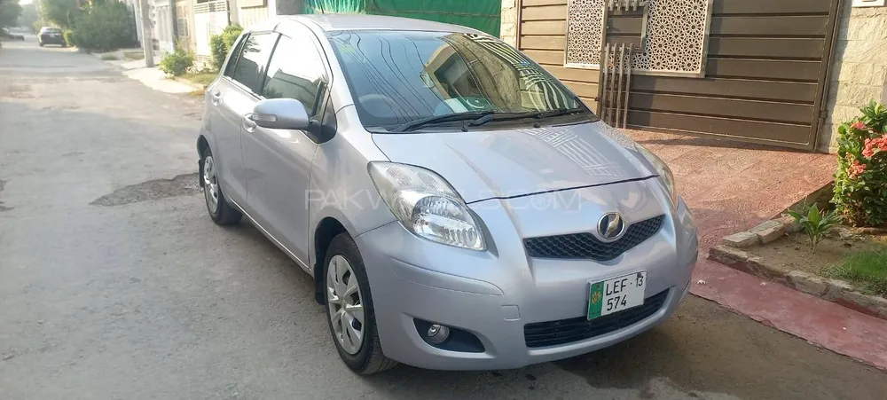 Toyota Vitz 2010 for Sale in Peshawar Image-1