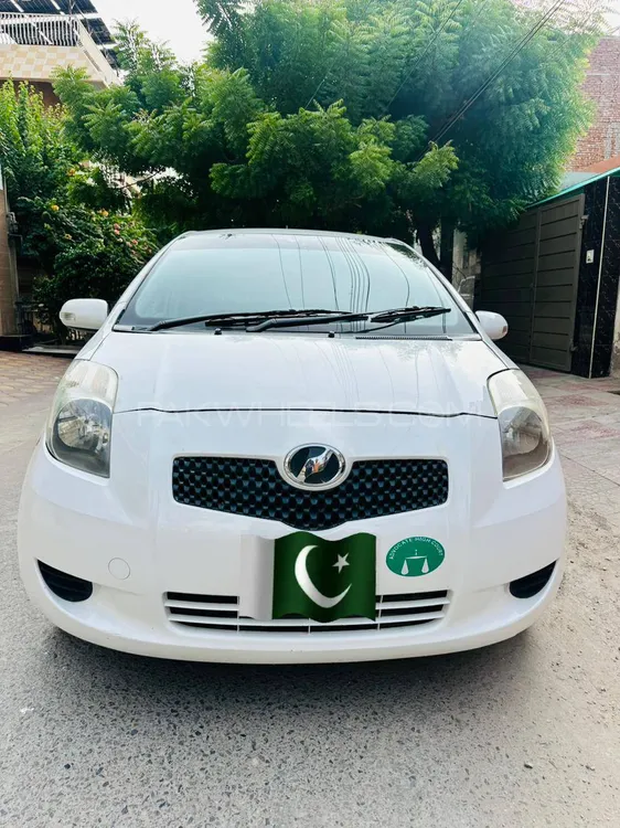 Toyota Vitz 2005 for Sale in Multan Image-1