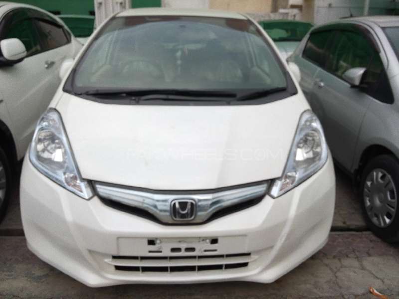 Honda Fit 2010 for Sale in Lahore Image-1