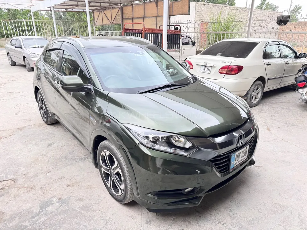 Honda Vezel 2014 for Sale in Peshawar Image-1