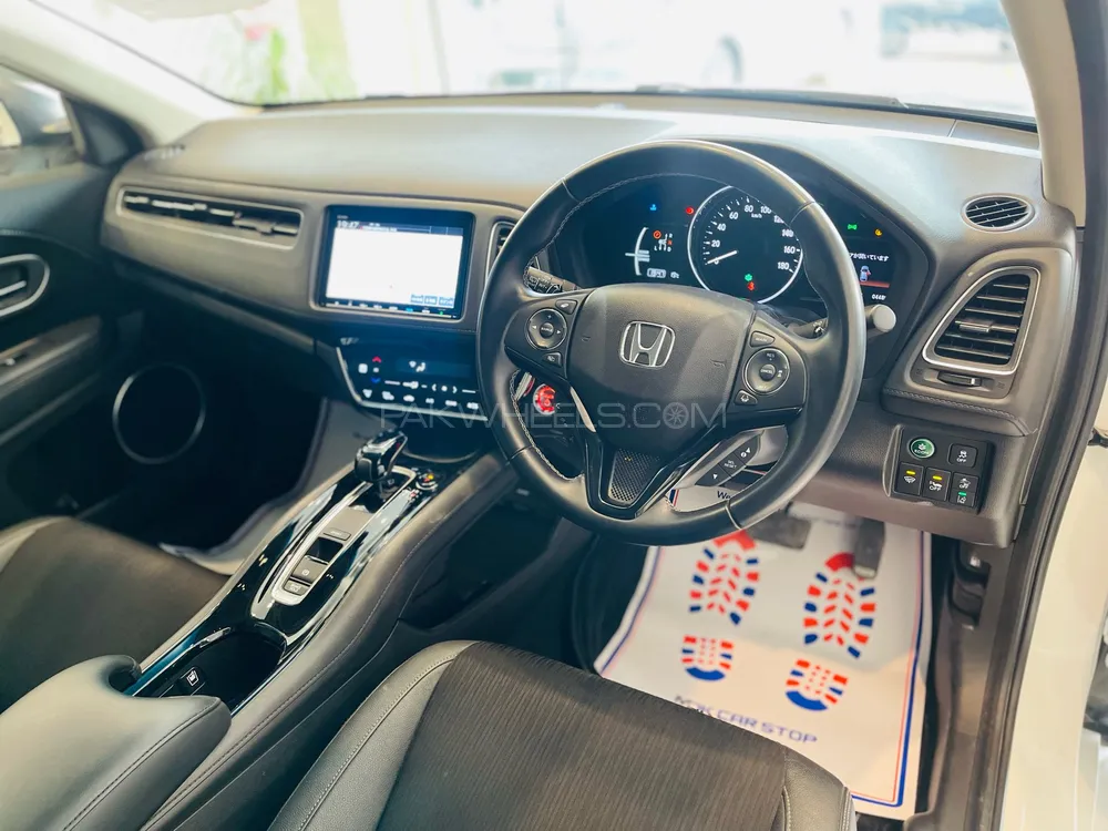 Honda Vezel 2018 for Sale in Islamabad Honda Vezel 2018 for Sale in Islamabad Image-9