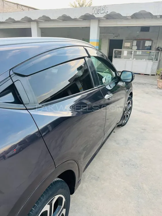 Honda Vezel 2015 for Sale in Peshawar Image-1