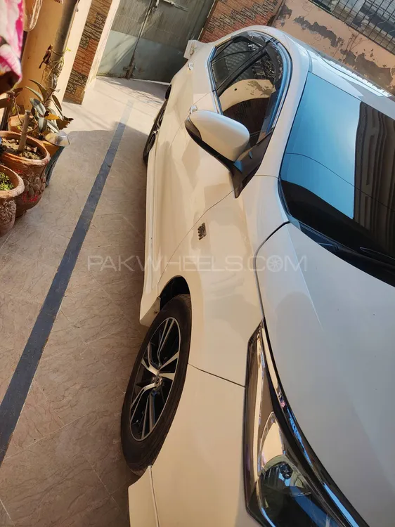 Toyota Corolla 2021 for Sale in Layyah Image-1