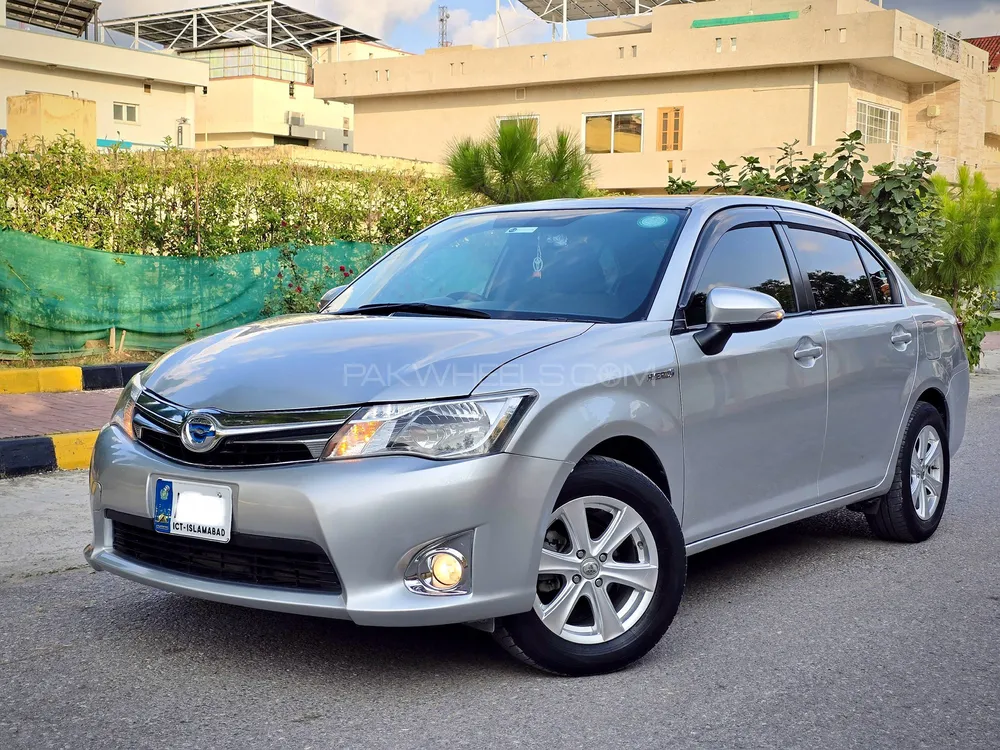 Toyota Corolla Axio 2015 for Sale in Islamabad Image-1