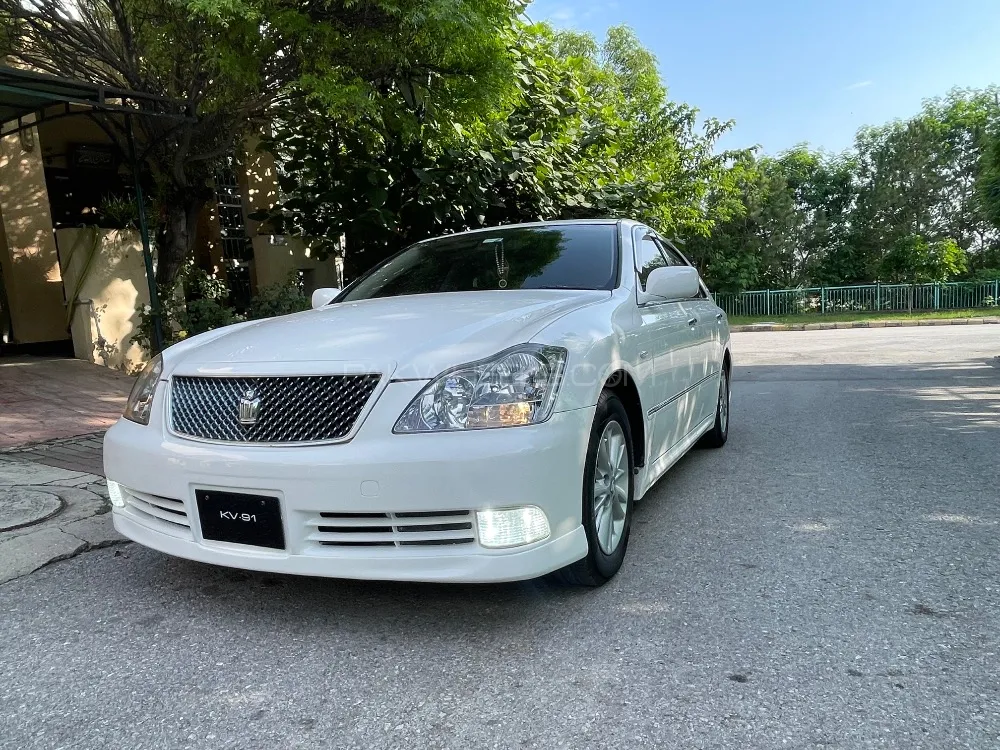 Toyota Crown 2005 for Sale in Islamabad Image-1