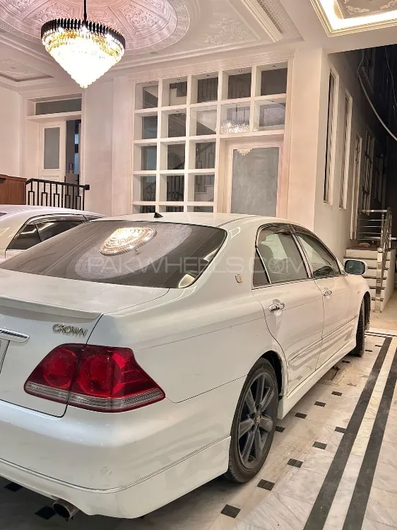 Toyota Crown 2004 for Sale in Quetta Image-1