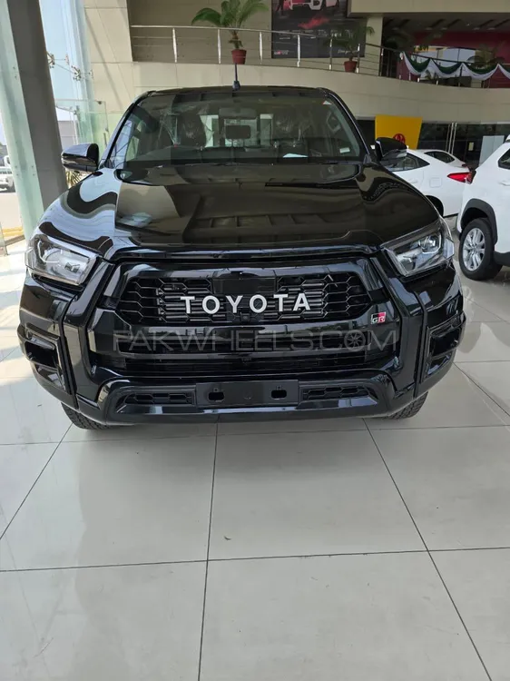 Toyota Hilux 2025 for Sale in Lahore Image-1