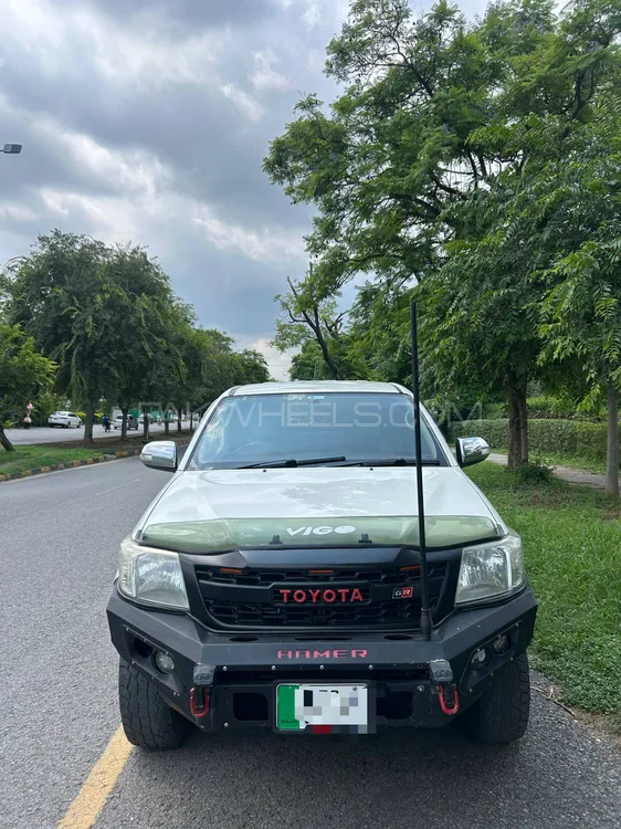 Toyota Hilux 2015 for Sale in Islamabad Image-1