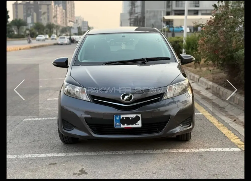 Toyota Vitz 2012 for Sale in Islamabad Image-1