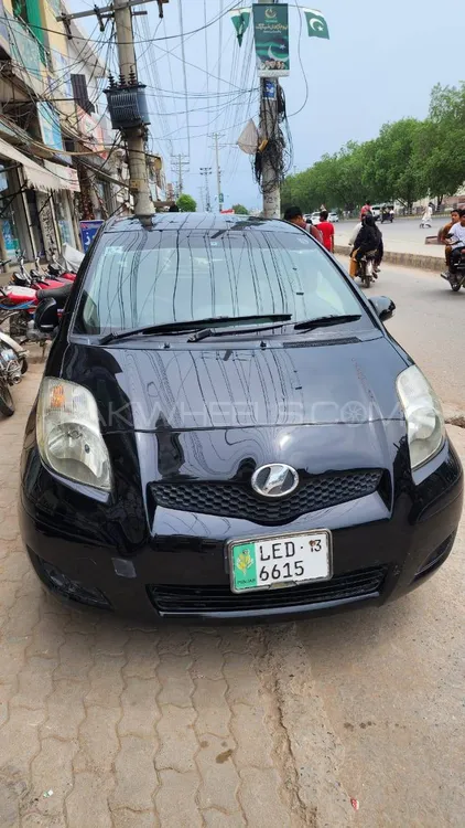 Toyota Vitz 2010 for Sale in Kasur Image-1