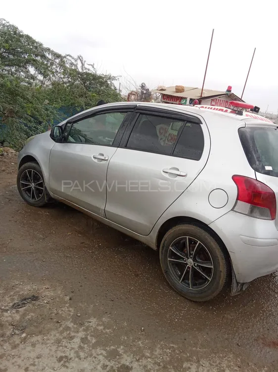 Toyota Vitz 2010 for Sale in Karachi Image-1