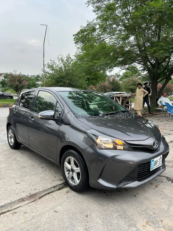 Toyota Vitz 2015 for Sale in Islamabad Image-1