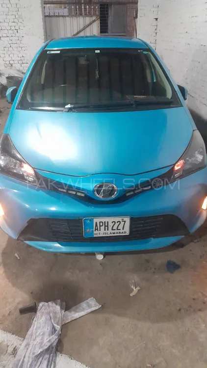 Toyota Vitz 2016 for Sale in Faisalabad Image-1