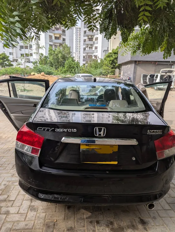 Honda City 2013 for Sale in Karachi Image-1
