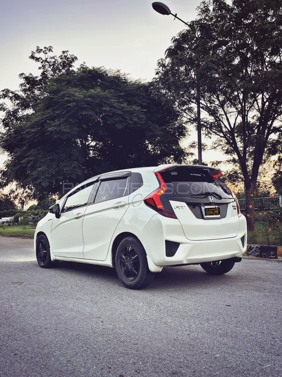 Honda Fit 2015 for Sale in Islamabad Image-1