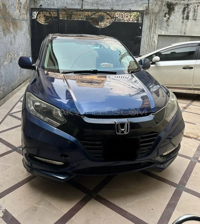Honda Vezel 2015 for Sale in Sialkot Image-1