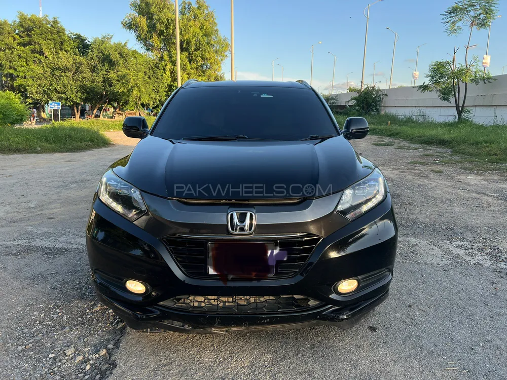 Honda Vezel 2016 for Sale in Islamabad Image-1