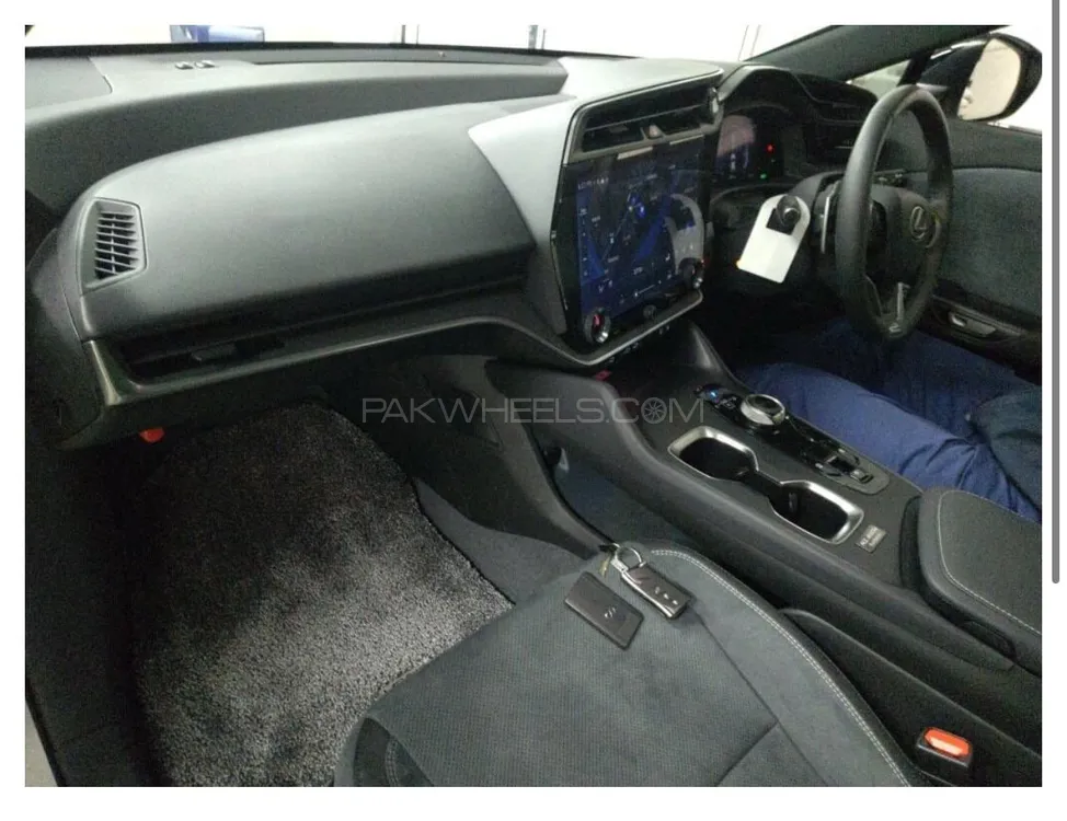 Lexus RX Series 2023 for Sale in Karachi Lexus RX Series 2023 for Sale in Karachi Image-7