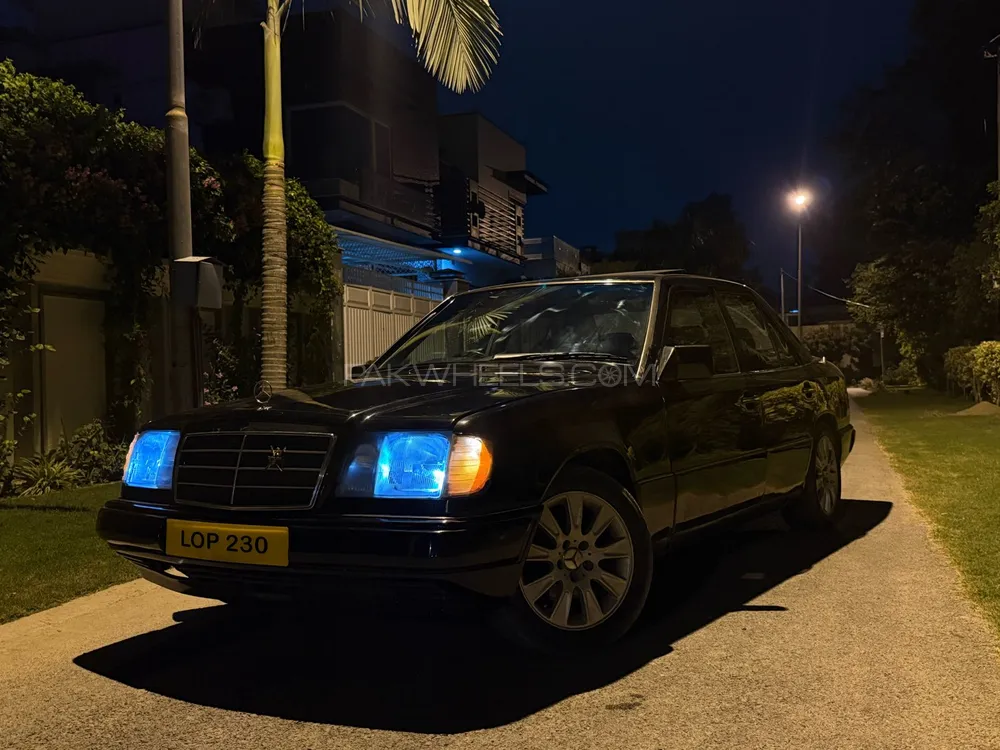 Mercedes Benz E Class 1986 for Sale in Peshawar Image-1