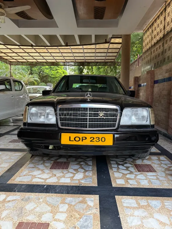 Mercedes Benz E Class 1986 for Sale in Peshawar Mercedes Benz E Class 1986 for Sale in Peshawar Image-9
