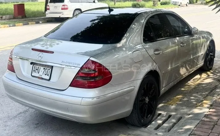 Mercedes Benz E Class 2004 for Sale in Islamabad Image-1