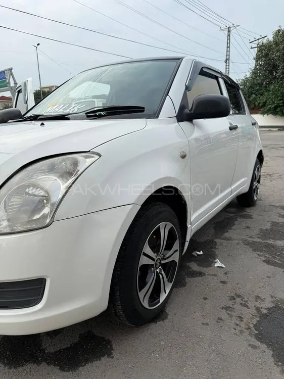 Suzuki Swift 2013 for Sale in Lahore Image-1