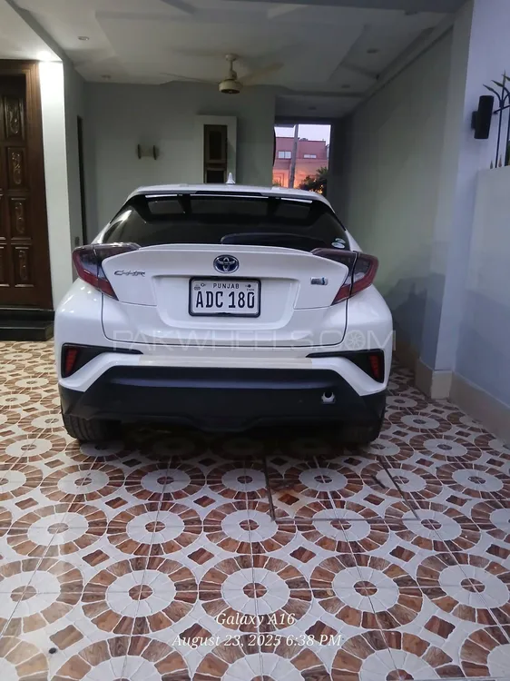 Toyota C-HR 2017 for Sale in Lahore Image-1