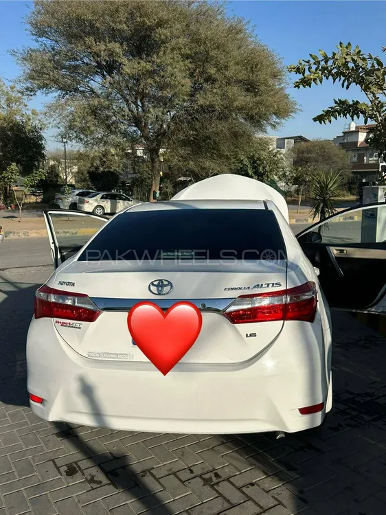 Toyota Corolla 2015 for Sale in Islamabad Image-1