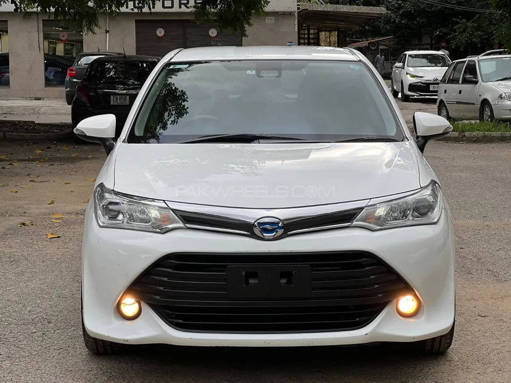 Toyota Corolla Axio 2016 for Sale in Islamabad Image-1