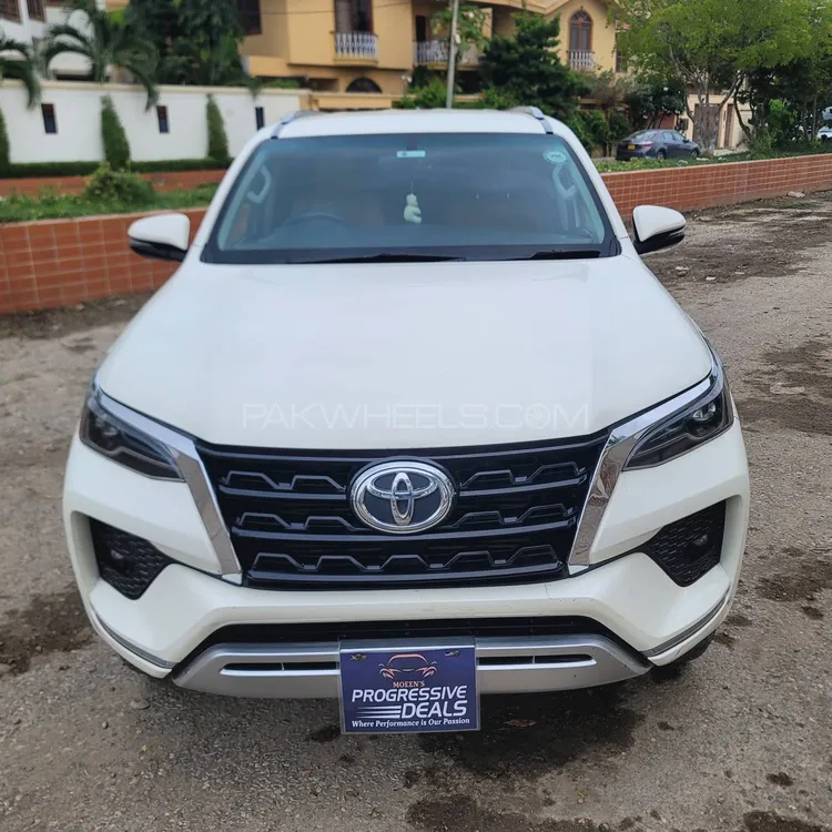 Toyota Fortuner 2021 for Sale in Karachi Image-1