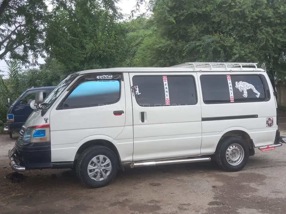 Toyota Hiace 2002 for Sale in Kohat Image-1