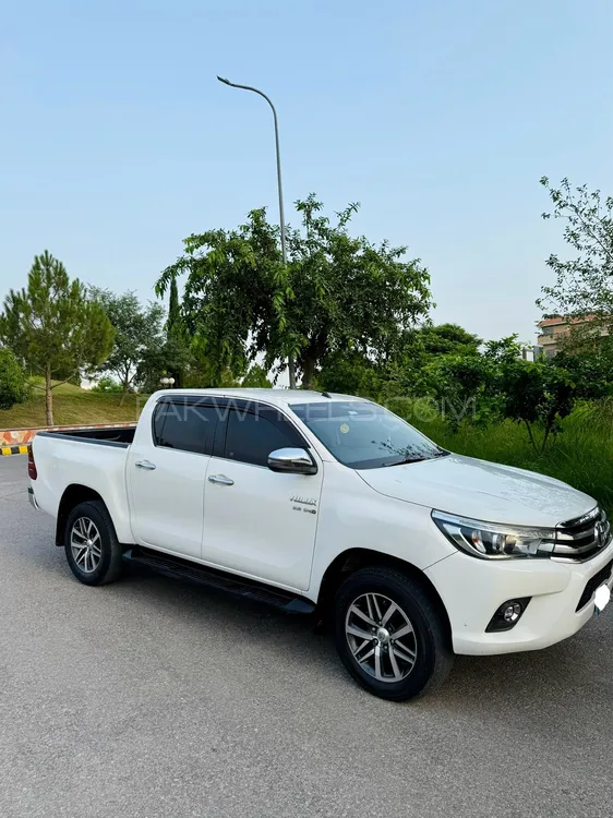 Toyota Hilux 2019 for Sale in Islamabad Image-1