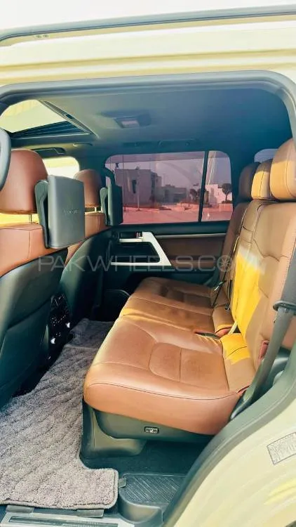 Toyota Land Cruiser 2019 for Sale in Jhelum Toyota Land Cruiser 2019 for Sale in Jhelum Image-11