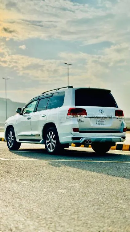 Toyota Land Cruiser 2019 for Sale in Jhelum Toyota Land Cruiser 2019 for Sale in Jhelum Image-12