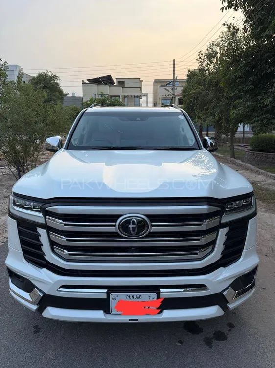Toyota Land Cruiser 2022 for Sale in Multan Image-1