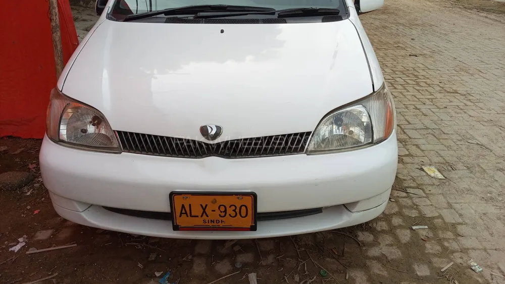 Toyota Platz 2002 for Sale in Karachi Image-1