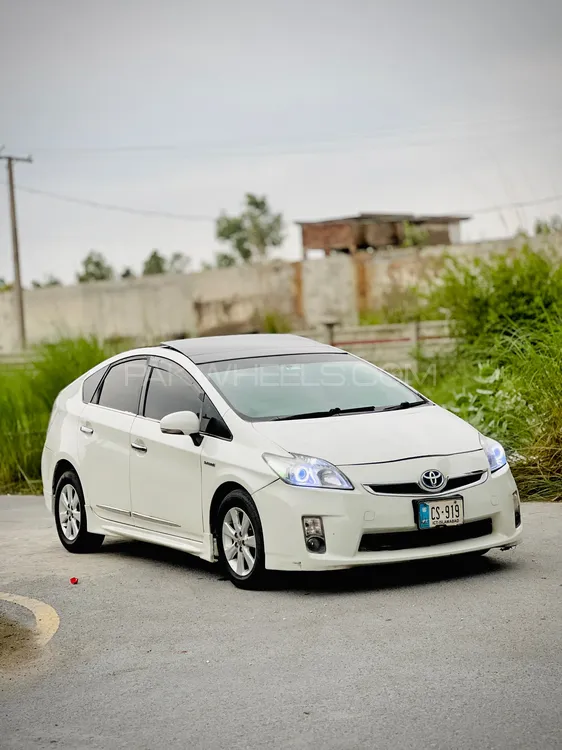 Toyota Prius 2010 for Sale in Sialkot Image-1