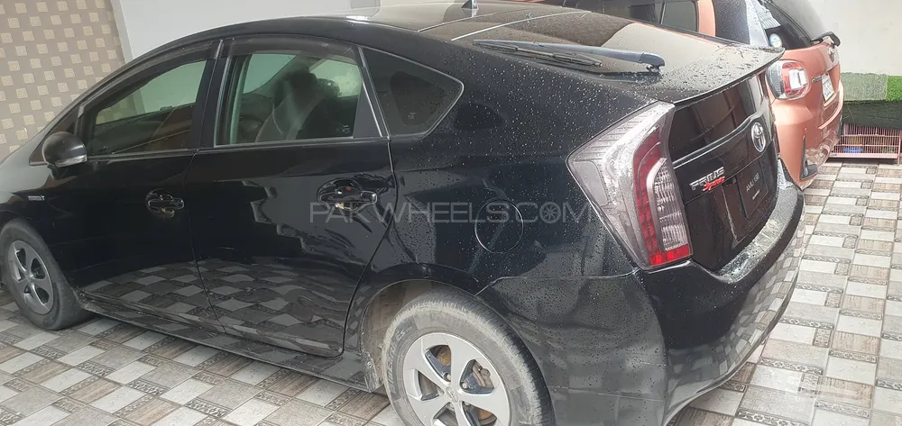 Toyota Prius 2015 for Sale in Gujrat Image-1
