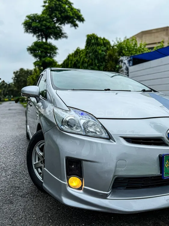 Toyota Prius 2011 for Sale in Lahore Image-1