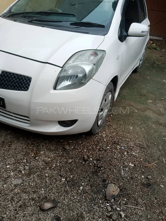 Toyota Vitz 2005 for Sale in Mardan Image-1