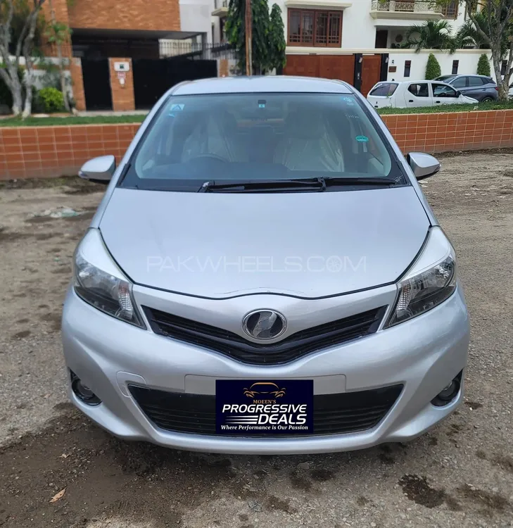 Toyota Vitz 2012 for Sale in Karachi Image-1
