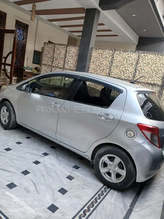 Toyota Vitz 2012 for Sale in Peshawar Image-1