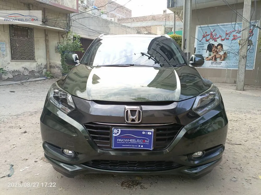Honda Vezel 2015 for Sale in Multan Image-1
